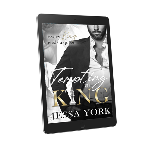 Tempting the King (The Sovrano Crime Family #1)